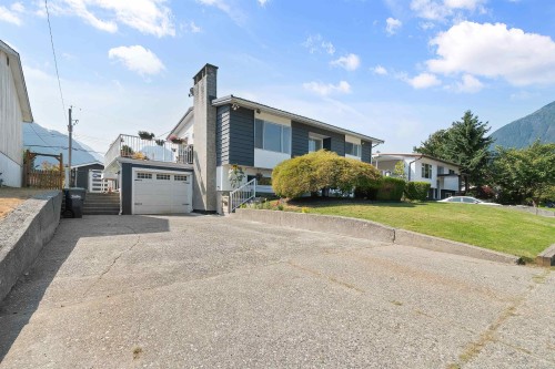 630 Thacker Avenue, Hope, BC 