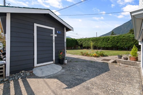 630 Thacker Avenue, Hope, BC 