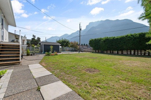 630 Thacker Avenue, Hope, BC 