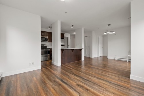 206-46289 Yale Road, Chilliwack, BC 