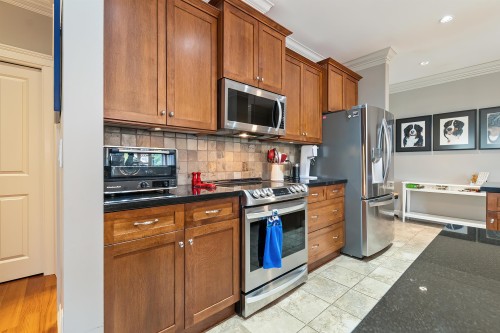 211B-45595 Tamihi Way, Chilliwack, BC 