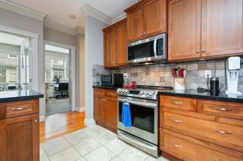 211B-45595 Tamihi Way, Chilliwack, BC 