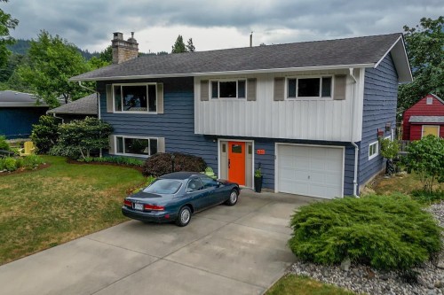 630 Hazel Street  Hope, BC V0X 1L0