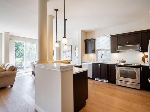 3338 Rosemary Heights Crescent, Surrey, BC 