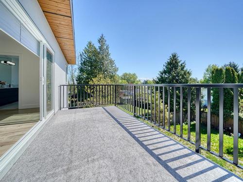 15908 Russell Avenue, White Rock, BC 