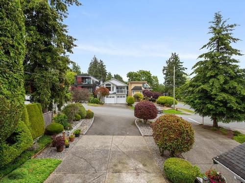 913 Stevens Street, White Rock, BC 