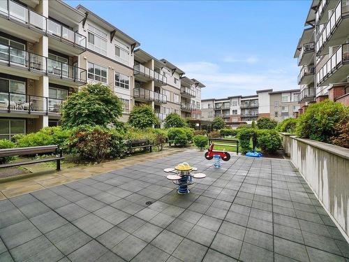 202 6468 195A Street, Surrey, BC 