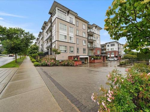 202 6468 195A Street, Surrey, BC 