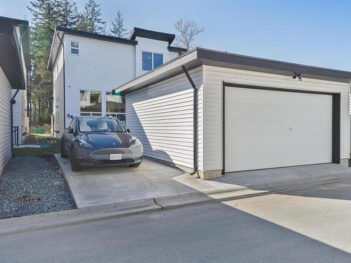 7652 206 Street, Langley, BC 