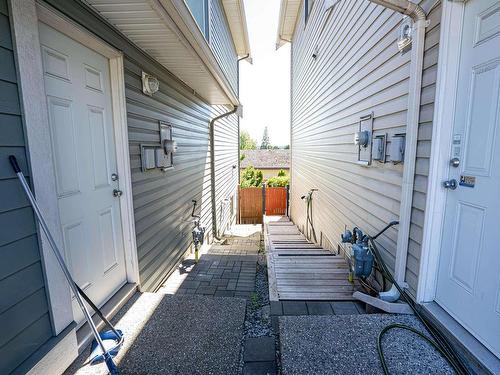 16960 77A Avenue, Surrey, BC 