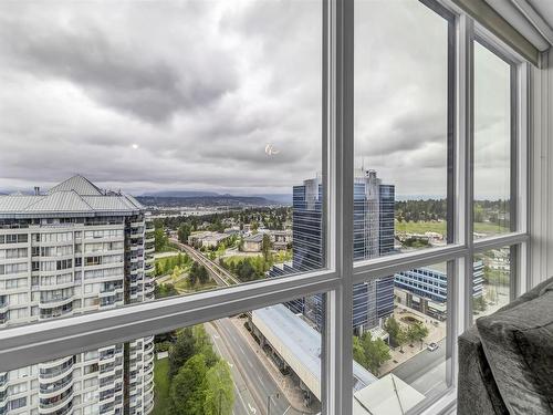 2210 10777 University Drive, Surrey, BC 