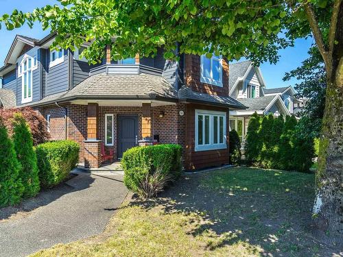 15403 Thrift Avenue, White Rock, BC 