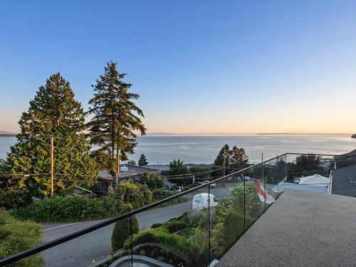 15135 Royal Avenue, White Rock, BC 