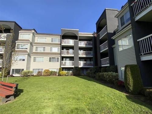 208 5700 200 Street, Langley, BC 