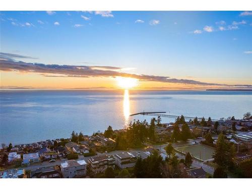 15482 Semiahmoo Avenue, White Rock, BC 