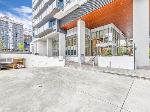 902 10448 University Drive, Surrey, BC 