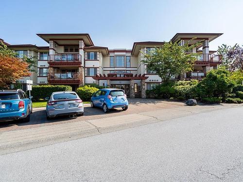 204 16469 64 Avenue, Surrey, BC 