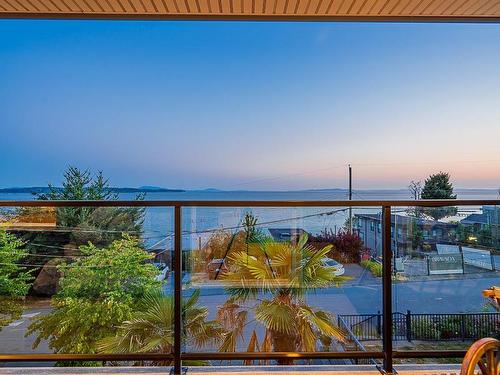 15305 Victoria Avenue, White Rock, BC 