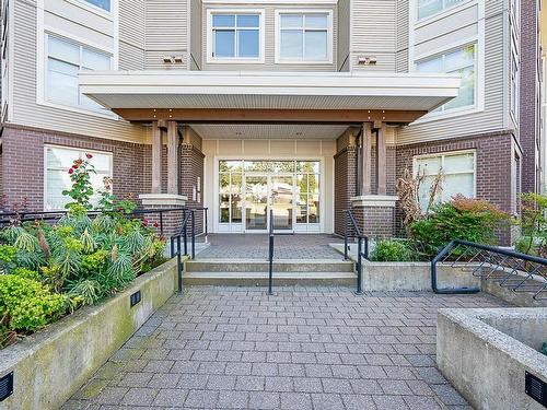 L103 13555 Gateway Drive, Surrey, BC 