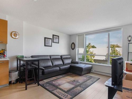 411 10777 University Drive, Surrey, BC 