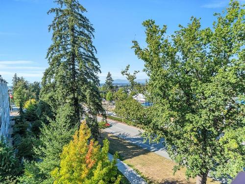 405 2511 King George Boulevard, Surrey, BC 