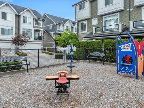 17 7374 194A Street, Surrey, BC 