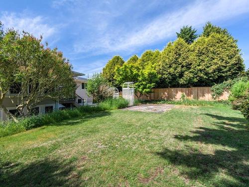 13715 Coldicutt Avenue, White Rock, BC 