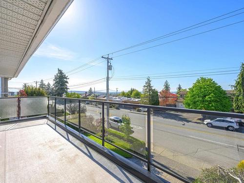 15627 Buena Vista Avenue, White Rock, BC 