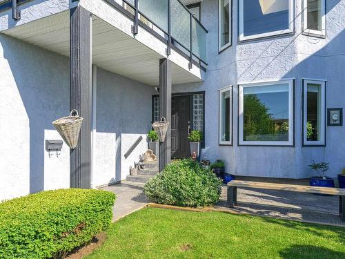 15627 Buena Vista Avenue, White Rock, BC 