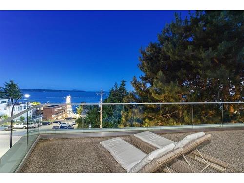 15031 Victoria Avenue, White Rock, BC 