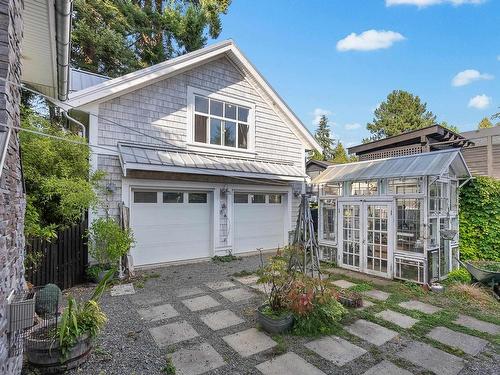 13009 15 Avenue, Surrey, BC 