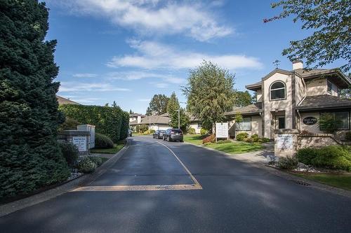 2 12957 17 Avenue, Surrey, BC 