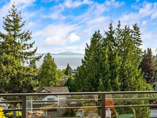 503 14022 North Bluff Rd Road, White Rock, BC 