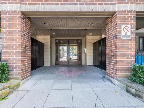 305 10822 City Parkway, Surrey, BC 