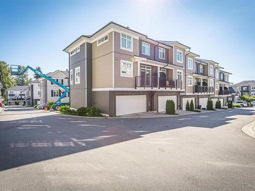 97 2070 Oak Meadows Drive, Surrey, BC 