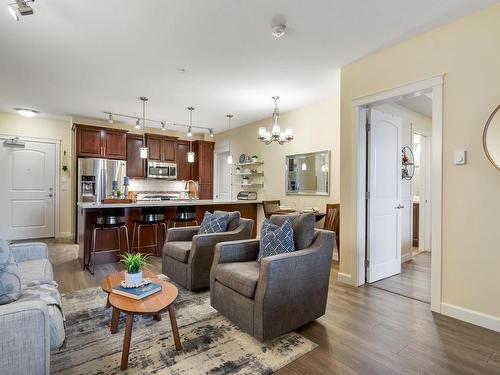 A512 20716 Willoughby Town Centre Drive, Langley, BC 