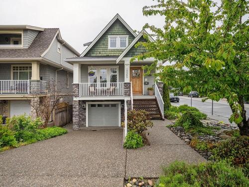 15595 Thrift Avenue, White Rock, BC 