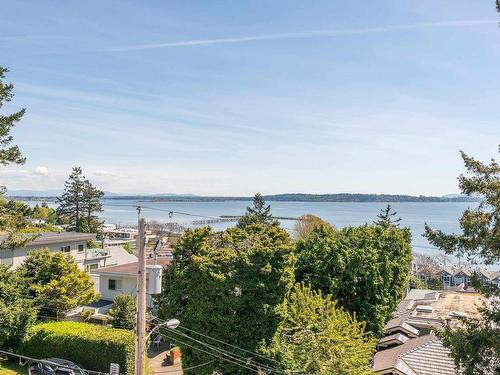 14847 Prospect Avenue, White Rock, BC 