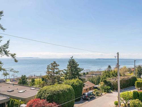 14847 Prospect Avenue, White Rock, BC 