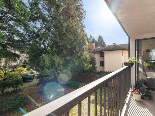 212 1520 Vidal Street, White Rock, BC 