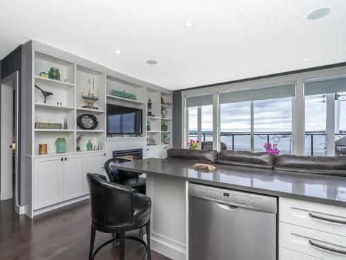 301 15449 Marine Drive, White Rock, BC 