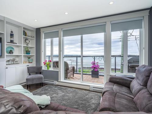 301 15449 Marine Drive, White Rock, BC 