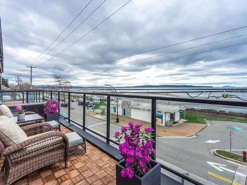 301 15449 Marine Drive, White Rock, BC 