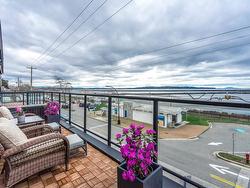 301 15449 MARINE DRIVE  White Rock, BC V4B 1C8