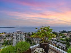 PH2 15152 RUSSELL AVENUE  White Rock, BC V4B 0A3