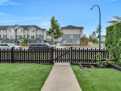 17 7374 194A Street, Surrey, BC 