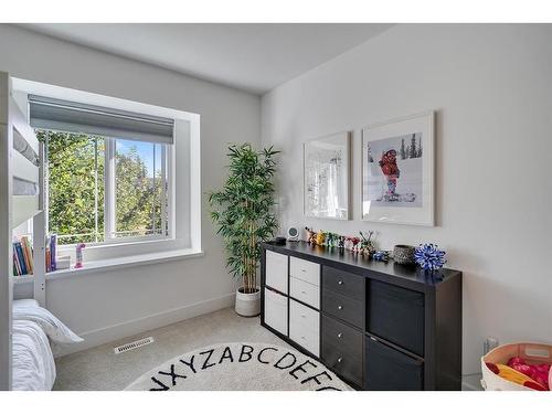 16537 25 Avenue, Surrey, BC 