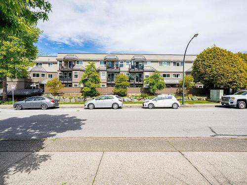 210 1870 E Southmere Crescent, Surrey, BC 