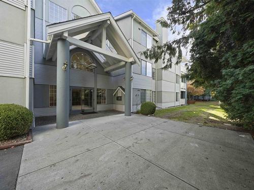 206 13910 101 Avenue, Surrey, BC 