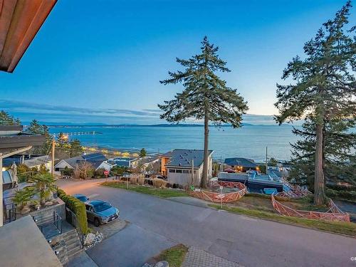 14523 Magdalen Avenue, White Rock, BC 